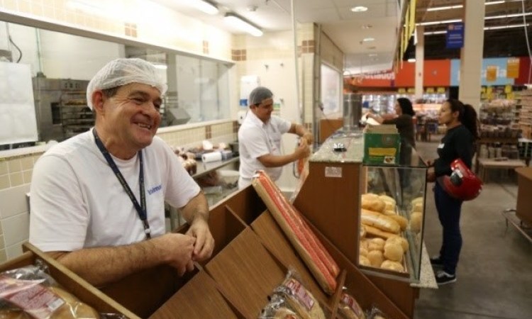 Vendedor, Chefe de Perecíveis - R$ 2.243,00 - Ter bom relacionamento interpessoal, ser pontual - Rio de Janeiro 