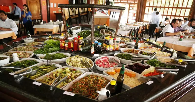 Churrascaria vagas para auxiliar de serviços gerais, copeira, atendente, garçom - RJ