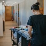 Hotel vagas para copeira, ajudante de cozinha, lavador de pratos, cozinheira - RJ