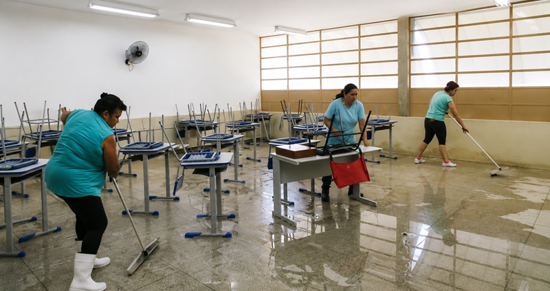 Auxiliar de limpeza escolar, auxiliar de secretaria, copeira, controladora de acesso, inspetora de alunos – com e sem experiência – Rio de Janeiro
