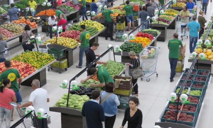 Balconista de Hortifruti - R$ 1.175,00 - 4 vagas - serviços de armazenagem, exposição e reposição zelando pelo manuseio e higiene dos produtos - Rio de Janeiro 