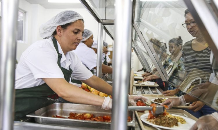 Atendente de Restaurante, Atendente Loja - R$ 1.500,00 - 3 vagas - rio de janeiro