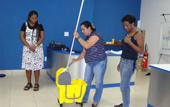 Auxiliar de Limpeza, Arrumador - R$ 1.500,00 - Limpeza dos banheiros, restaurante, das áreas de estocagem - Rio de Janeiro 