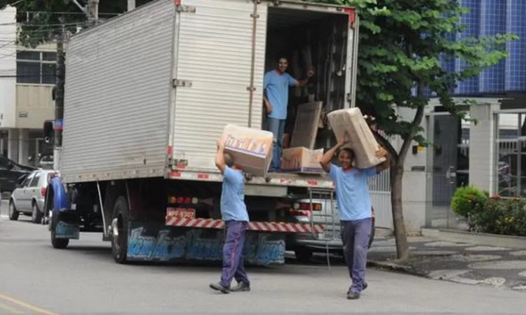 AJUDANTE GERAL, ATENDENTE, PORTEIRO, ENCARREGADO DE LIMPEZA - R$ 1.200,00 + BENEFICIOS - DESEJÁVEL EXPERIENCIA - RIO DE JANEIRO 