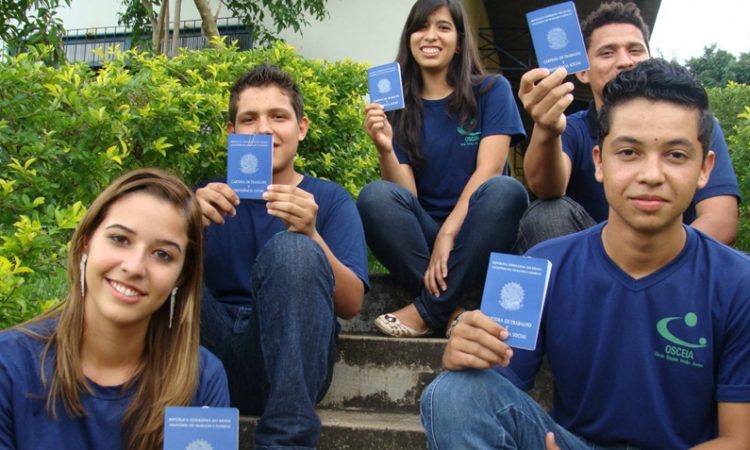 JOVEM APRENDIZ, AUXILIAR DE SERVIÇOS GERAIS, CHAPEIRO, ATENDENTE, CHURRASQUEIRO - DESEJAVEL EXPERIENCIA - ESCALA 6x1 - RIO DE JANEIRO