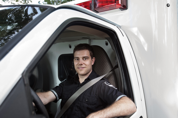 Motorista de Caminhão, Vendedor - R$ 1.000,00 - Ter boa fluência verbal, ser proativo - Rio de Janeiro 