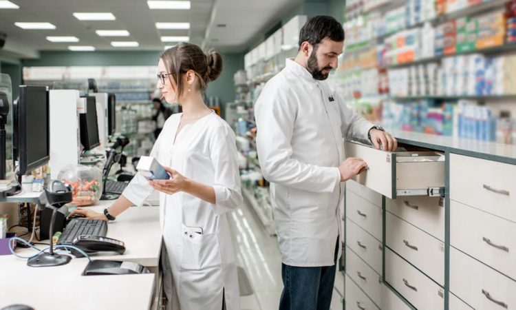 Farmacêutico - R$ R$ 3.044,78 - Ser um profissional qualificado, liderar equipes - Rio de Janeiro 