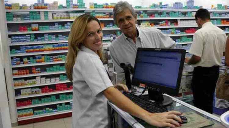 Atendente de Medicamento, Copeira - R$ 1.180,00 - Lidar bem com o público, trabalhar em equipe - Rio de Janeiro 