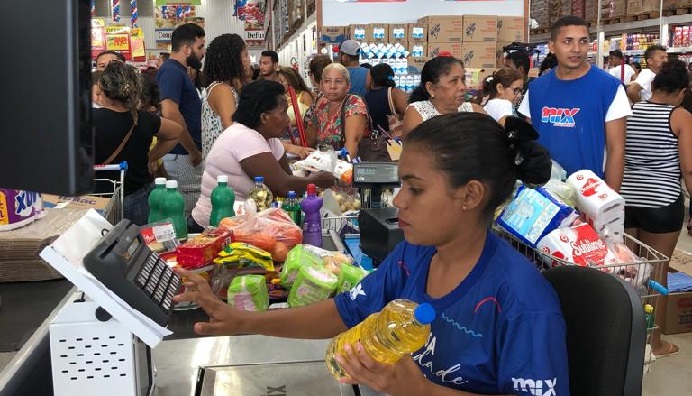 Gerente, Caixa - R$ 2.500,00 - Será responsável por administrar a equipe de funcionários e administrar o salão - Rio de Janeiro 