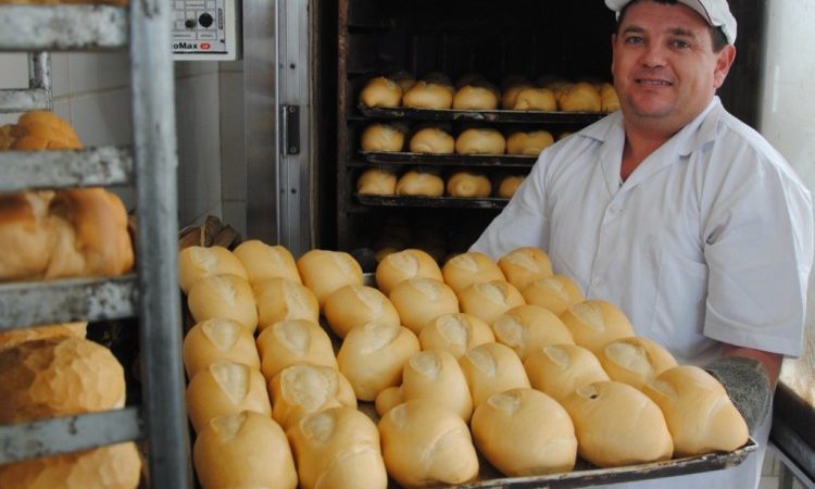 Vendedor, Ajudante de Padaria - R$ 1.600,00 - Ter bom relacionamento interpessoal, trabalhar em equipe - Rio de Janeiro 