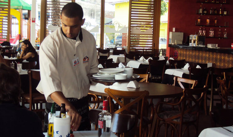 Garçom - R$ 1.200,00 - Ser um profissional dinâmico e comunicativo - Rio de Janeiro 