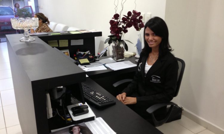 Auxiliar de Serviços Gerais, Recepcionista - R$ 1.100,00 - Ter disponibilidade de horário, ser pontual - Rio de Janeiro 