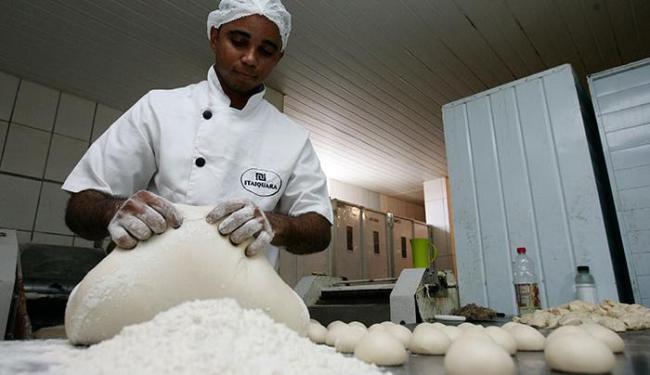 Ajudante de Padeiro, Mecânico - R$ 1.600,00 - Auxiliar na produção de pães e massas diversas - Rio de Janeiro 