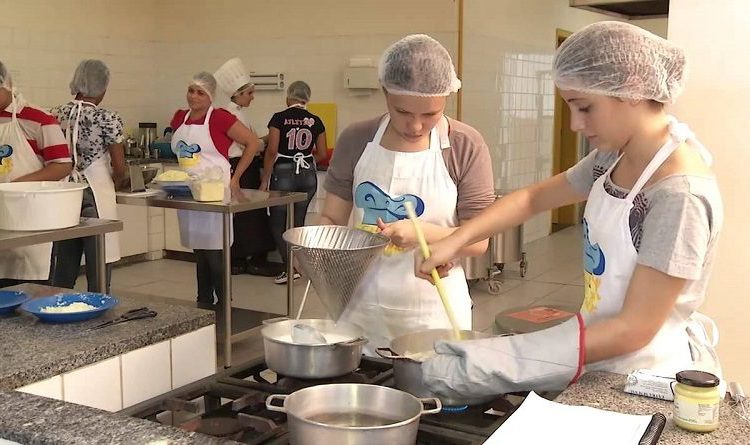 Recepcionista, Ajudante de Cozinha - R$ 1.128,00 - Atendimento ao público, conhecimentos em informática - Rio de Janeiro 