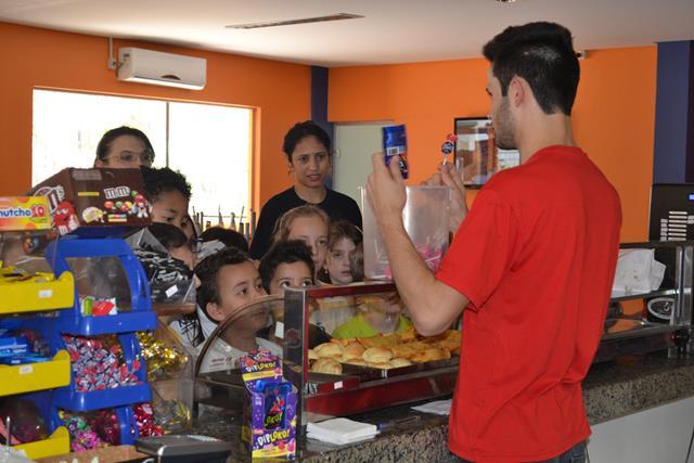 Auxiliar de Produção, Atendente de Cantina - R$ 1.200,00 - Trabalhar em equipe, ter seriedade - Rio de Janeiro 