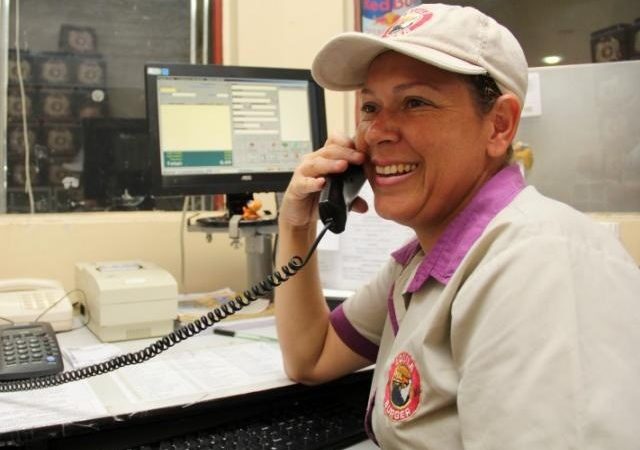 Atendente, Auxiliar de Serviços de Andares - R$ 1.800,00 - Ter boa fluência verbal, pontualidade - Rio de Janeiro 