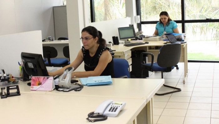 Departamento Pessoal, Auxiliar de Cozinha - R$ 1.100,45 - Ser um profissional comprometido e organizado - Rio de Janeiro