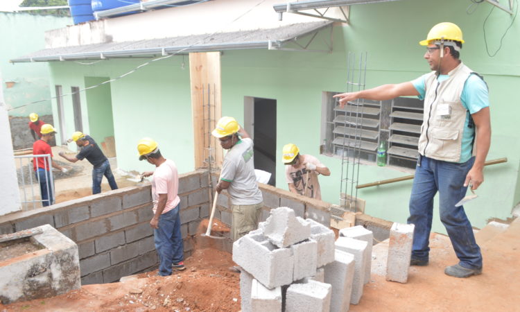 Auxiliar de Cozinha, Encarregado de Obras - R$ 3.363,00 - Ajudar o cozinheiro nas tarefas pertinentes, ser pontual - Rio de Janeiro 