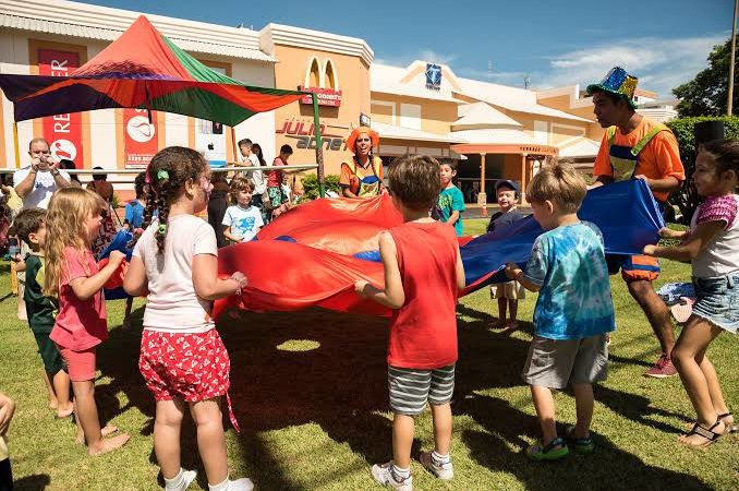 Ajudante de Pizzaiolo, Recreador Infantil - R$ 1.193,63 - Brincar com as crianças, participar de oficinas - Rio de Janeiro 