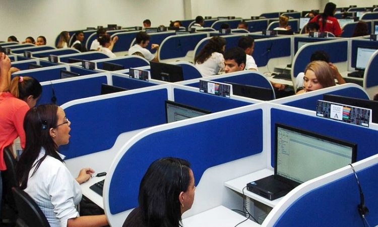 Atendente de SAC, Operador de Telemarketing -  R$ 1.050,00 - Atendimento ao cliente, agendamentos via telefone - Rio de Janeiro 