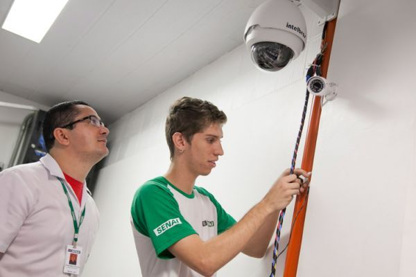 Nutricionista, Instalador CFTV - R$ 2.600,00 - Instalar diversos tipos de equipamentos de segurança, ser proativo - Rio de Janeiro 