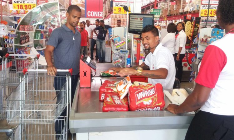 Operador de Caixa em Supermercados, Recepcionista de Consultório - R$ 1.375,01 - Atendimento ao Cliente - Rio de janeiro