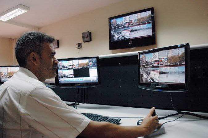 Operador de CFTV, Açougueiro - R$ 1.300,00 - Atendimento ao cliente, corte e preparo das carnes - Rio de Janeiro 