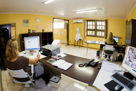 Auxiliar Administrativo, Secretária - R$ 1.500,00 - Atendimento telefônico, rotinas administrativas - Rio de Janeiro 