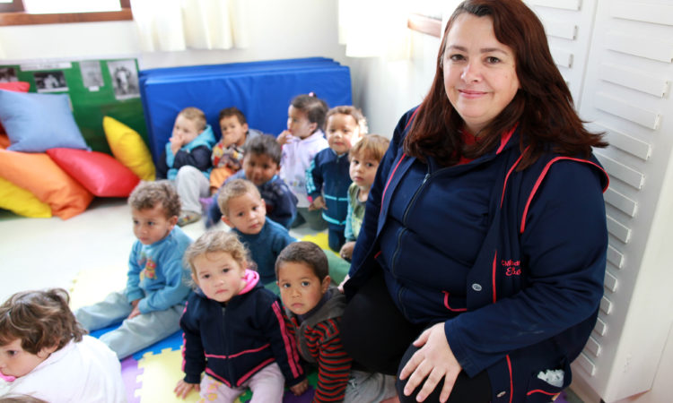 Auxiliar de Creche, Serviços Gerais, motorista - R$ 1.342,00 - Ser dedicada, atenciosa - Rio de janeiro