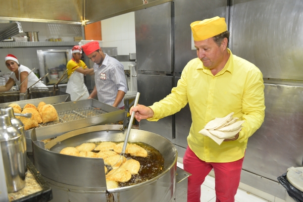 Auxiliar de Serviços gerais Diarista, Auxiliar de Cozinha em Bar gastronômico - R$ 1.238,00 -preparo, Higienização, produções de alimentos - Rio de janeiro