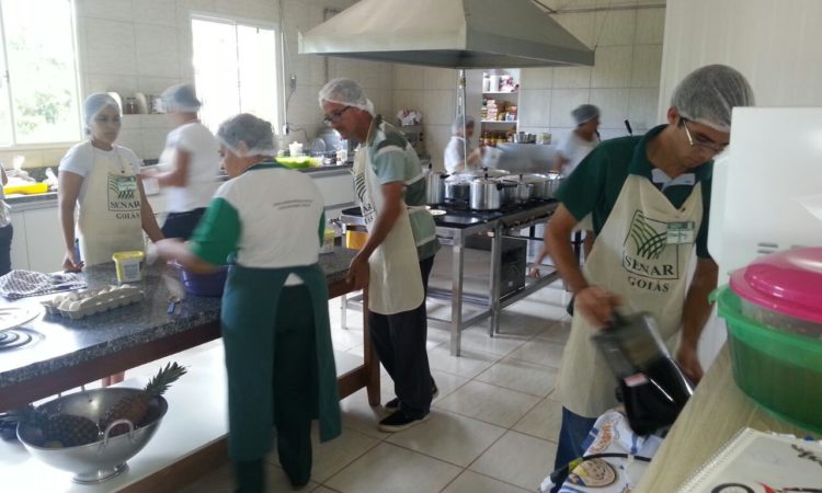 Copeiro, Saladeiro - R$ 1.200,00 - Atendimento ao cliente e limpeza da copa - Rio de Janeiro 