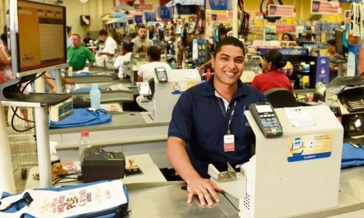 Operador de Caixa, Auxiliar Administrativo - R$ 1.534,50 - Ter agilidade, atendimento ao público - Rio de Janeiro 