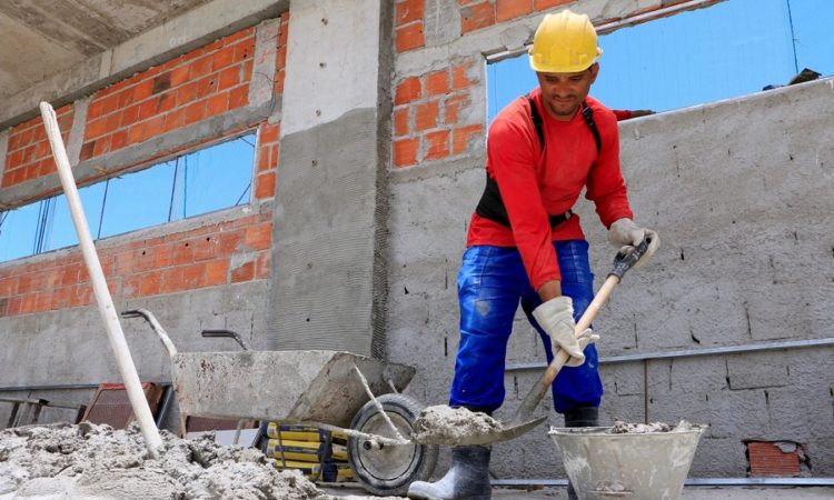 Operador de Teleatendimento, Servente de Obras - R$ 1.680,00 - Escala 6×1 , ter disponibilidade de horário - Rio de Janeiro 