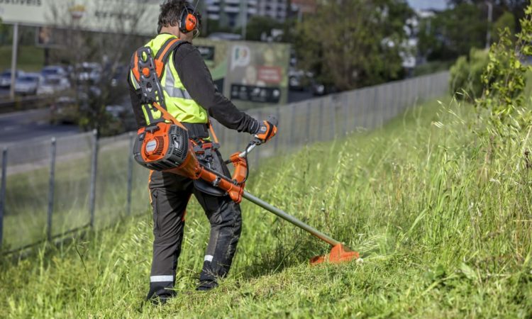 Operador de Roçadeira, Mecânico Instalador - R$ 1.315,86 - Manutenção e limpeza dos equipamentos - Rio de Janeiro 