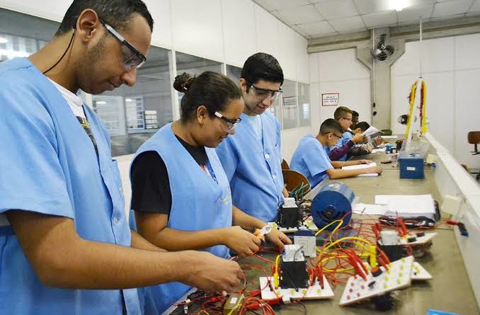 Auxiliar de Produção, Técnico de Suporte - R$ 1.184,12 - Abastecimento das máquinas, ser dinâmico - Rio de Janeiro 