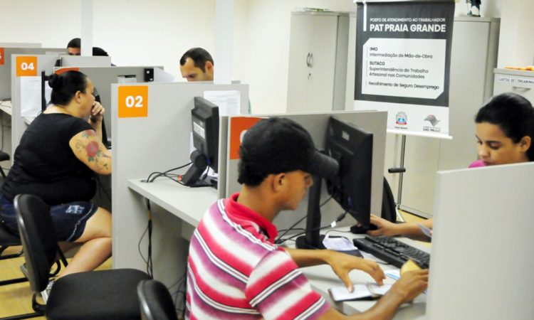 Auxiliar Administrativo, Auxiliar de Cozinha - R$ 1.500,00 - Noções básicas de informática, ser pontual - Rio de Janeiro 