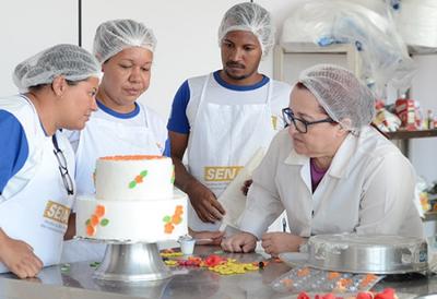 Administração, Confeiteiro - R$ 1.800,00 - Conhecimentos em informática, ter disponibilidade de horário - Rio de Janeiro 