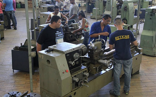 Atendente, Torneiro Mecânico - R$ 1.250,00 - Conhecimento em máquinas e ferramentas, ser comunicativo - Rio de Janeiro 