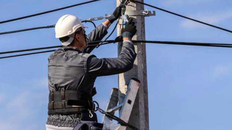 Técnico de Telecomunicação, Auxiliar Administrativo - R$ 1.400,00 - Conhecimento prático de equipamentos de testes e certificadores - Rio de Janeiro 