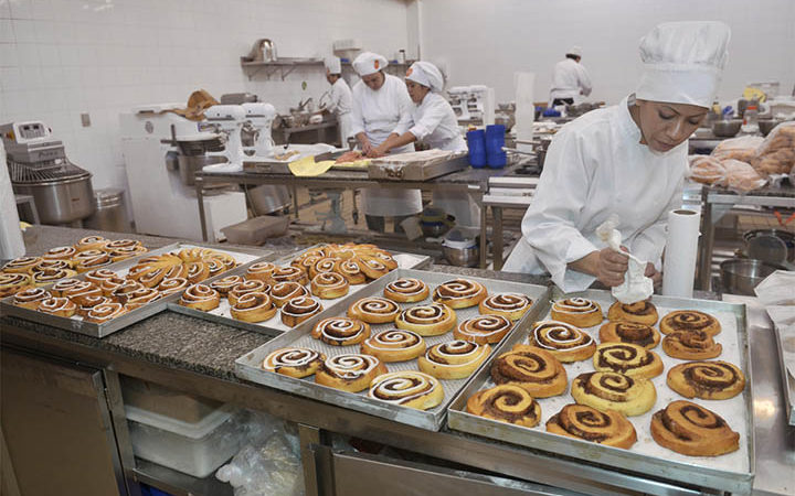 Gerente de Loja, Confeiteiro - R$ 2.500,00 - Preparo de bolos diversos, direcionar equipes - Rio de Janeiro 