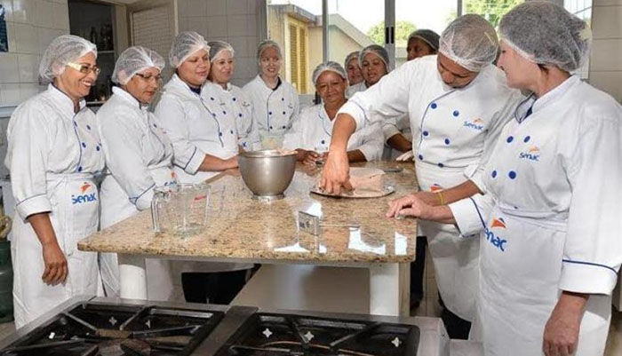 Pintor, Ajudante de Cozinha - R$ 1.580,00 - Trabalho em equipe, ter proatividade - Rio de Janeiro 