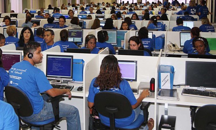 Vendedor, Telemarketing - R$ 1.339,70 - Conhecimentos em informática, atendimento telefônico - Rio de Janeiro 