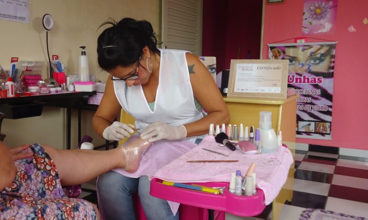 Supervisor de SAC, Manicure - R$ 1.200,00 - Auxiliar no controle das devoluções, ter bom relacionamento interpessoal - Rio de Janeiro 