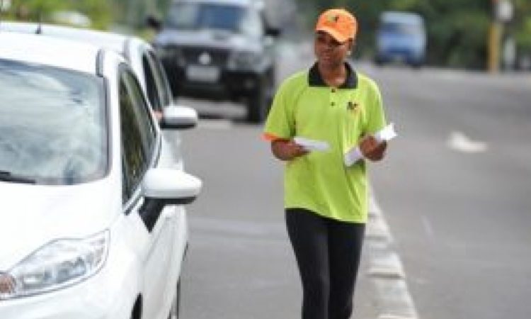 Panfleteiro, Auxiliar de Loja - R$ 1.800,00 - Atendimento ao cliente, ter disponibilidade de horário - Rio de Janeiro 