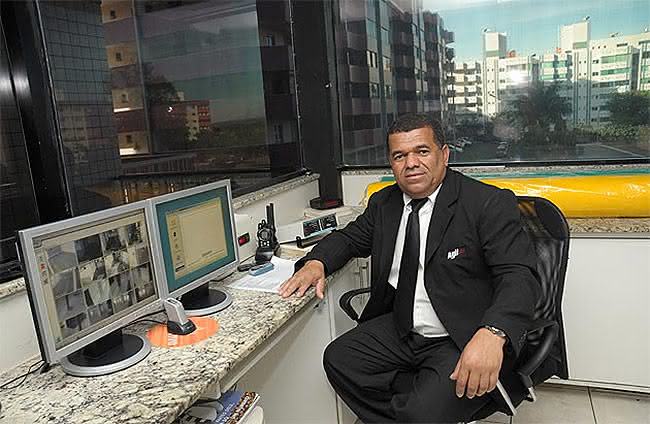 Cozinheiro, Atendente de Portaria - R$ 1.237,00 - Controlar o armazenamento dos insumos, lidar bem com o público - Rio de Janeiro 
