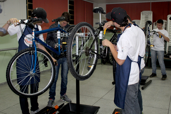 Mecânico de Bicicletas, Tosador - R$ 1.200,00 - Conhecimento em tipos diversos de bicicletas, ser atencioso - Rio de Janeiro 