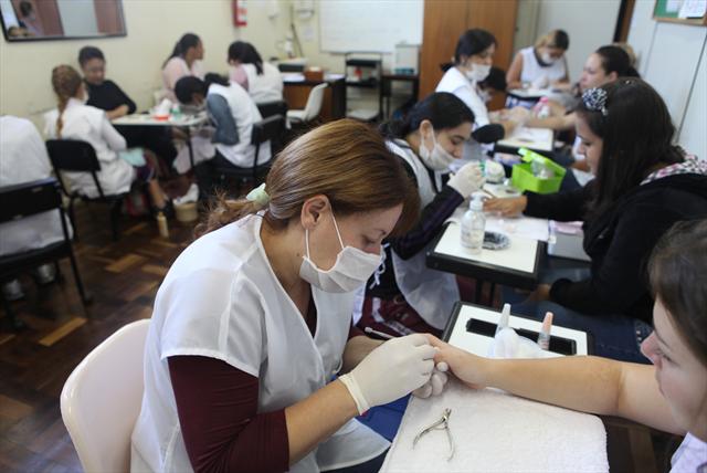 Assistente Fiscal, Manicure - R$ 2.000,00 - Rotinas de escritório, ser um profissional organizado - Rio de Janeiro 