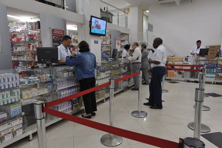 Atendente de Medicamentos, Auxiliar de Prevenção - R$ 1.290,00 - Trabalhar em escalas, ter boa fluência verbal - Rio de Janeiro 