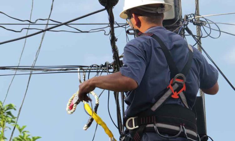 Alinhador, Técnico de Telecomunicação - R$ 1.400,00 - Ter seriedade, trabalhar em escalas - Rio de Janeiro 