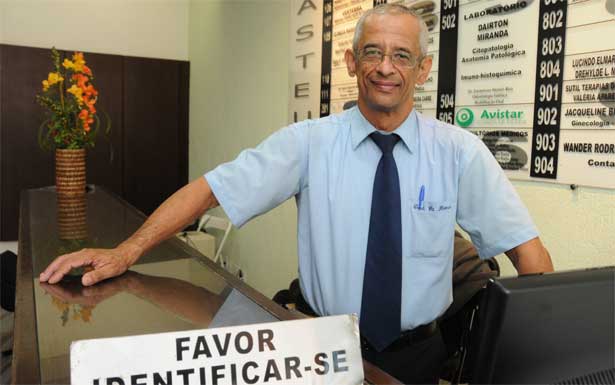 Porteiro, Ajudante de Obra - R$ 1.200,00 - Ter boa fluência verbal, recepcionar pessoas - Rio de Janeiro 